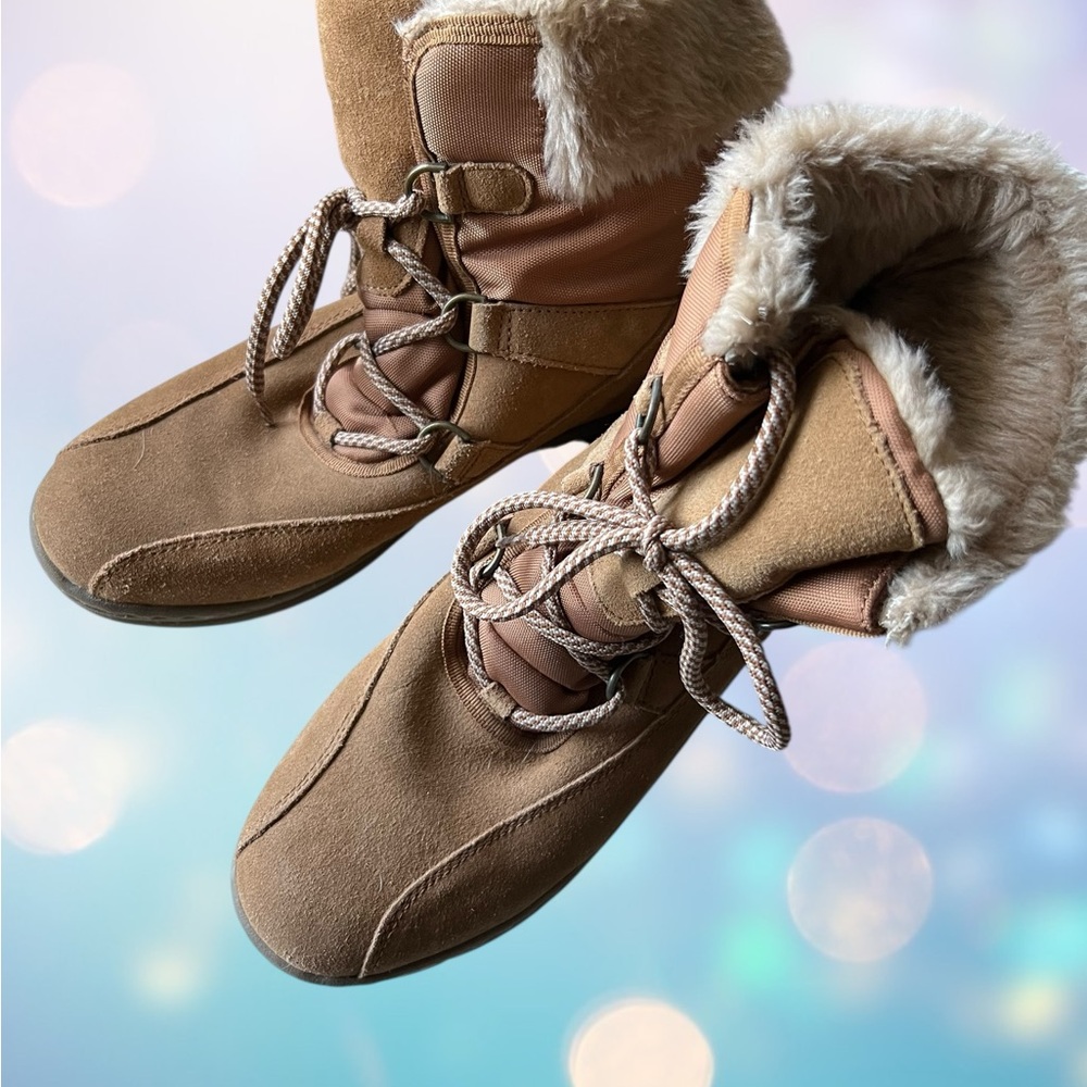 BareTraps Tan Winter Boots with Fur Trim - Picture 9 of 10